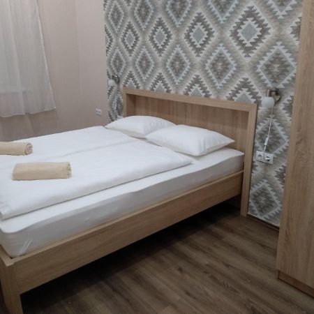 Gesztenye Apartman Makó Buitenkant foto