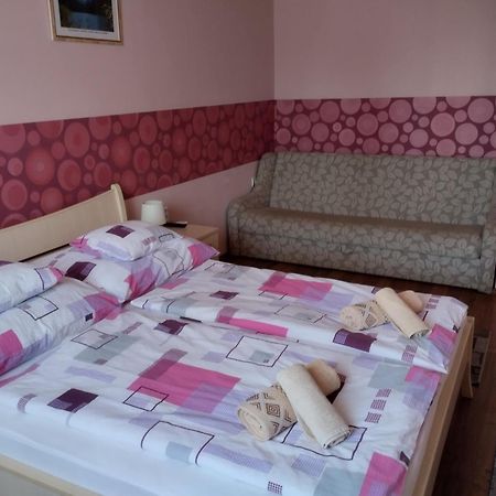 Gesztenye Apartman Makó Buitenkant foto