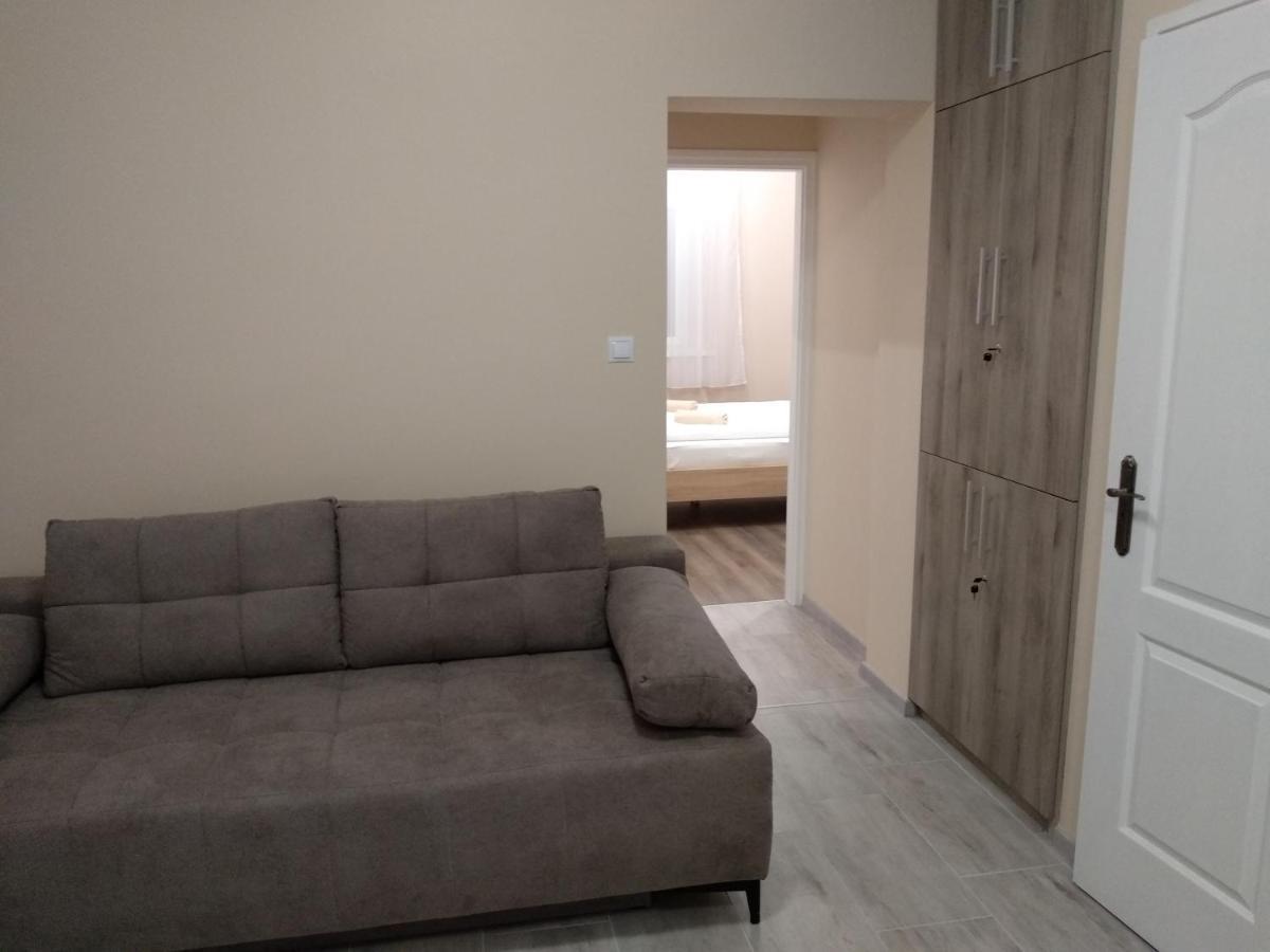 Gesztenye Apartman Makó Buitenkant foto