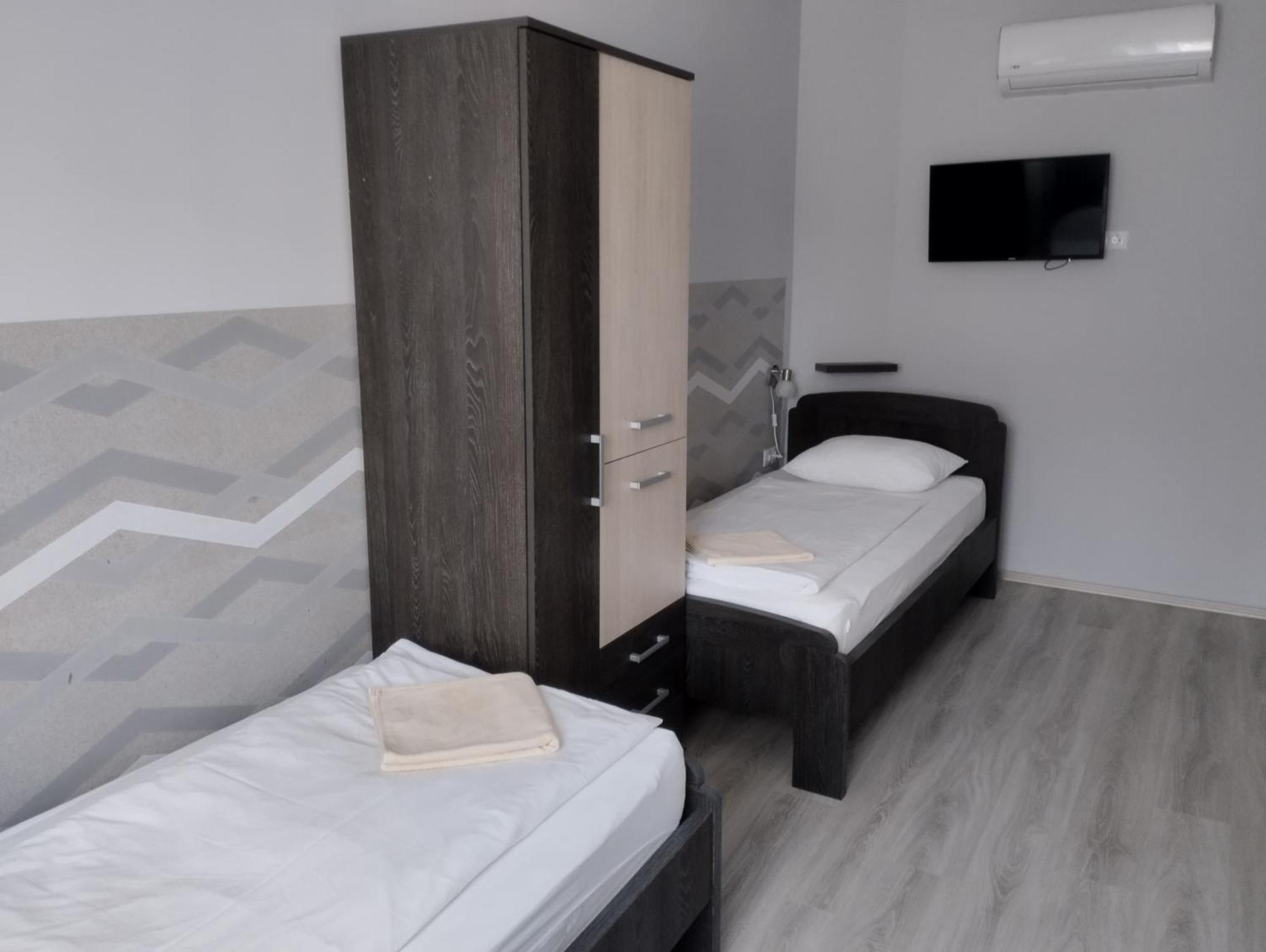 Gesztenye Apartman Makó Buitenkant foto