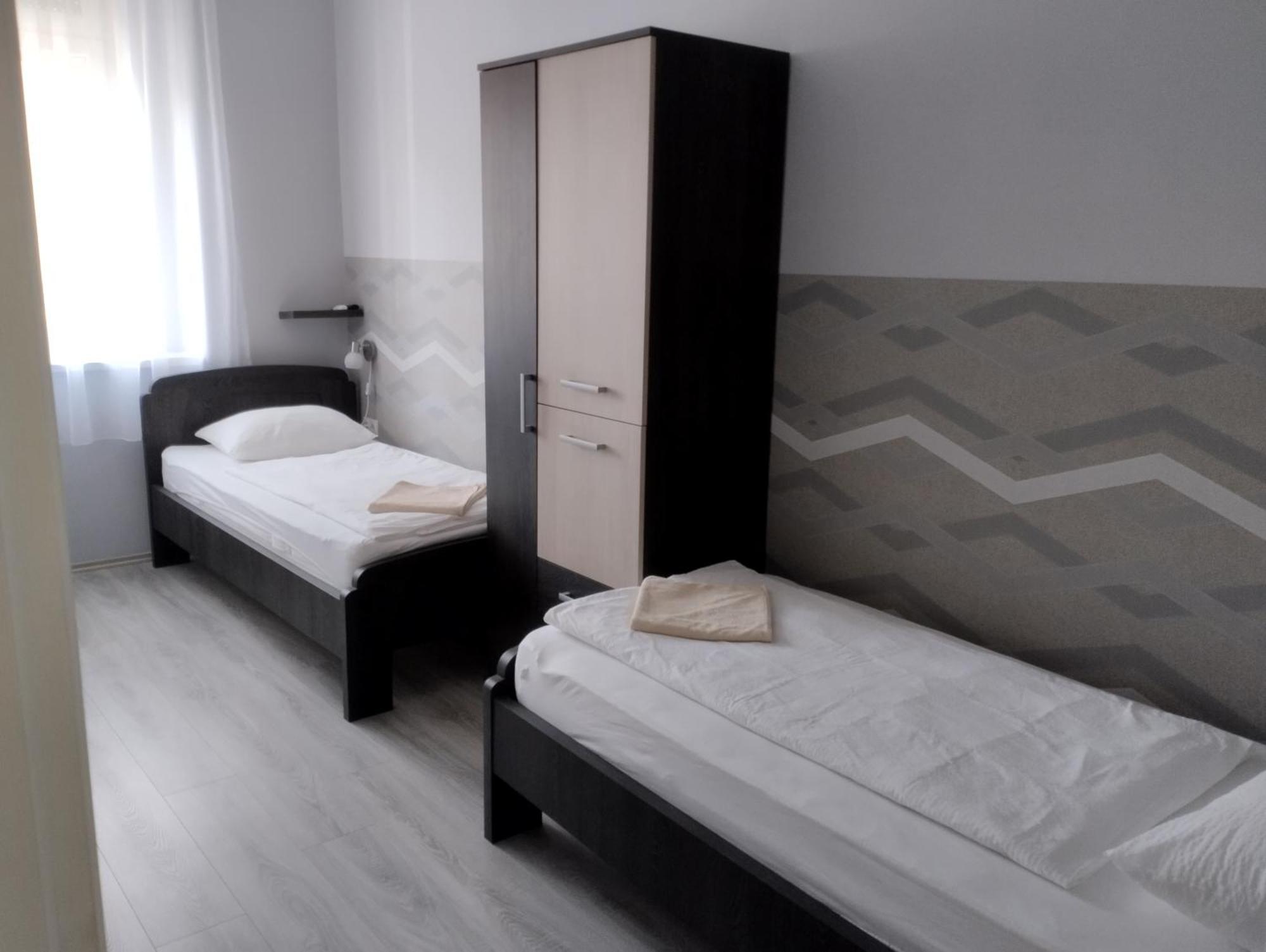 Gesztenye Apartman Makó Buitenkant foto