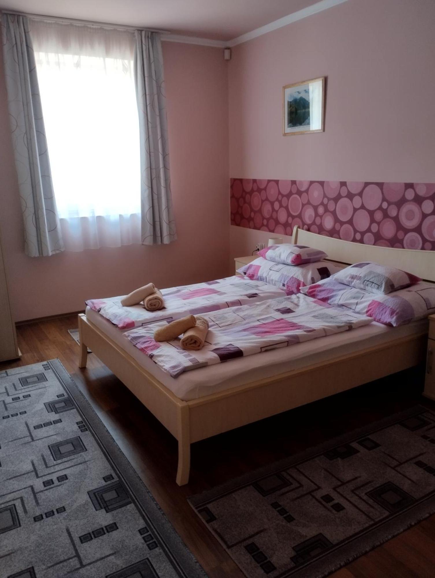 Gesztenye Apartman Makó Buitenkant foto