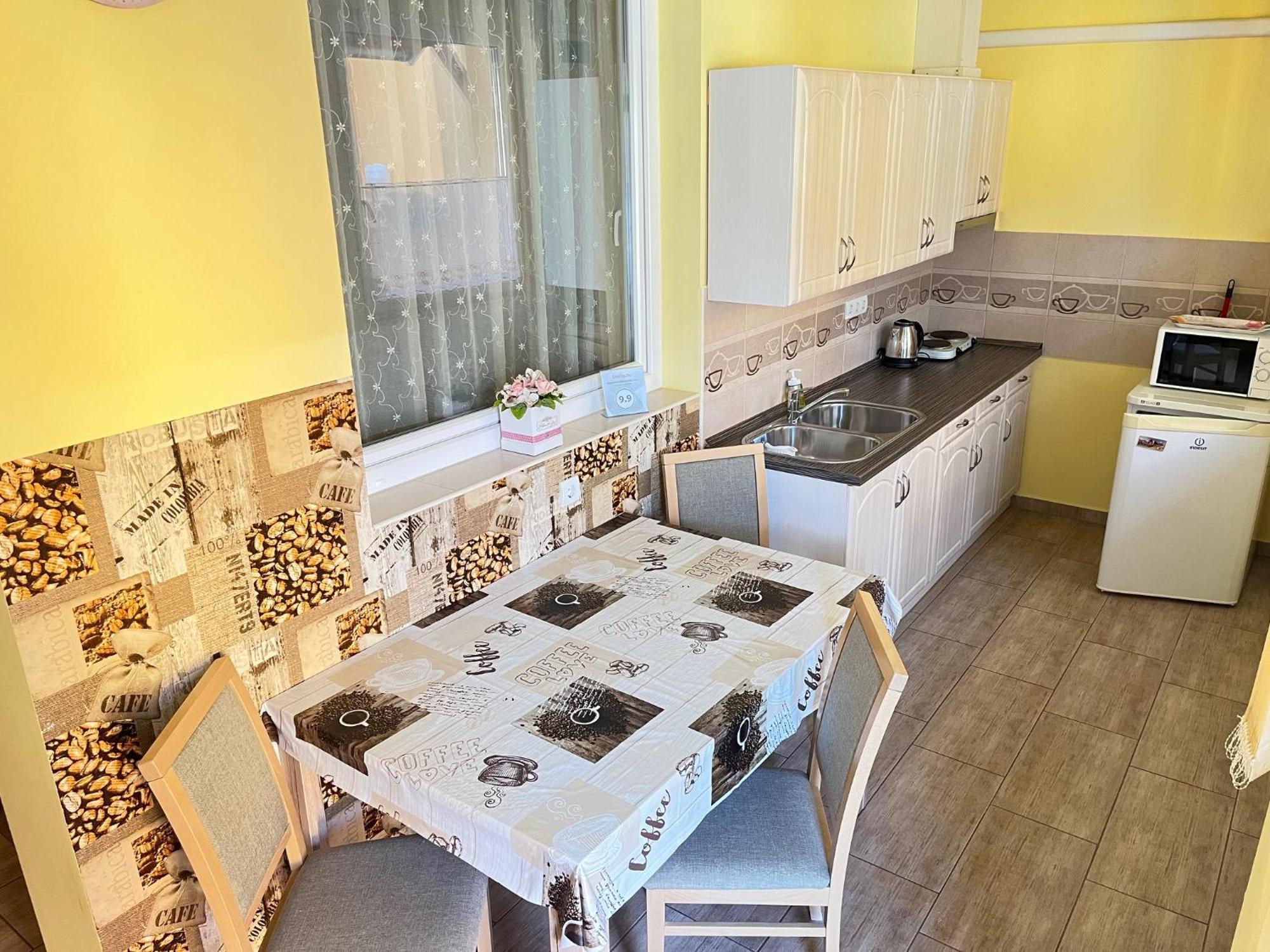Gesztenye Apartman Makó Buitenkant foto