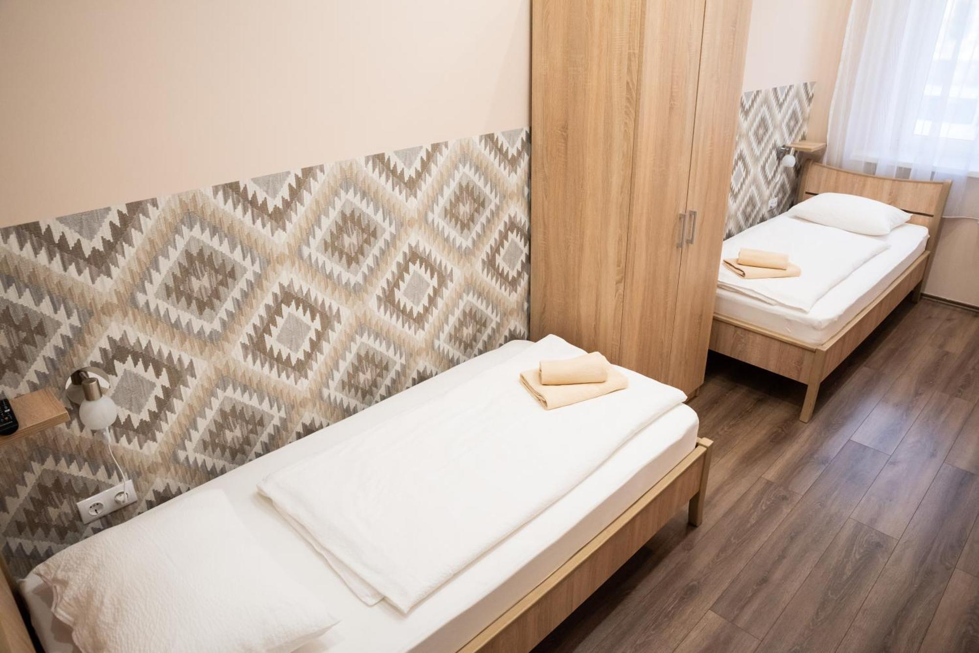Gesztenye Apartman Makó Buitenkant foto