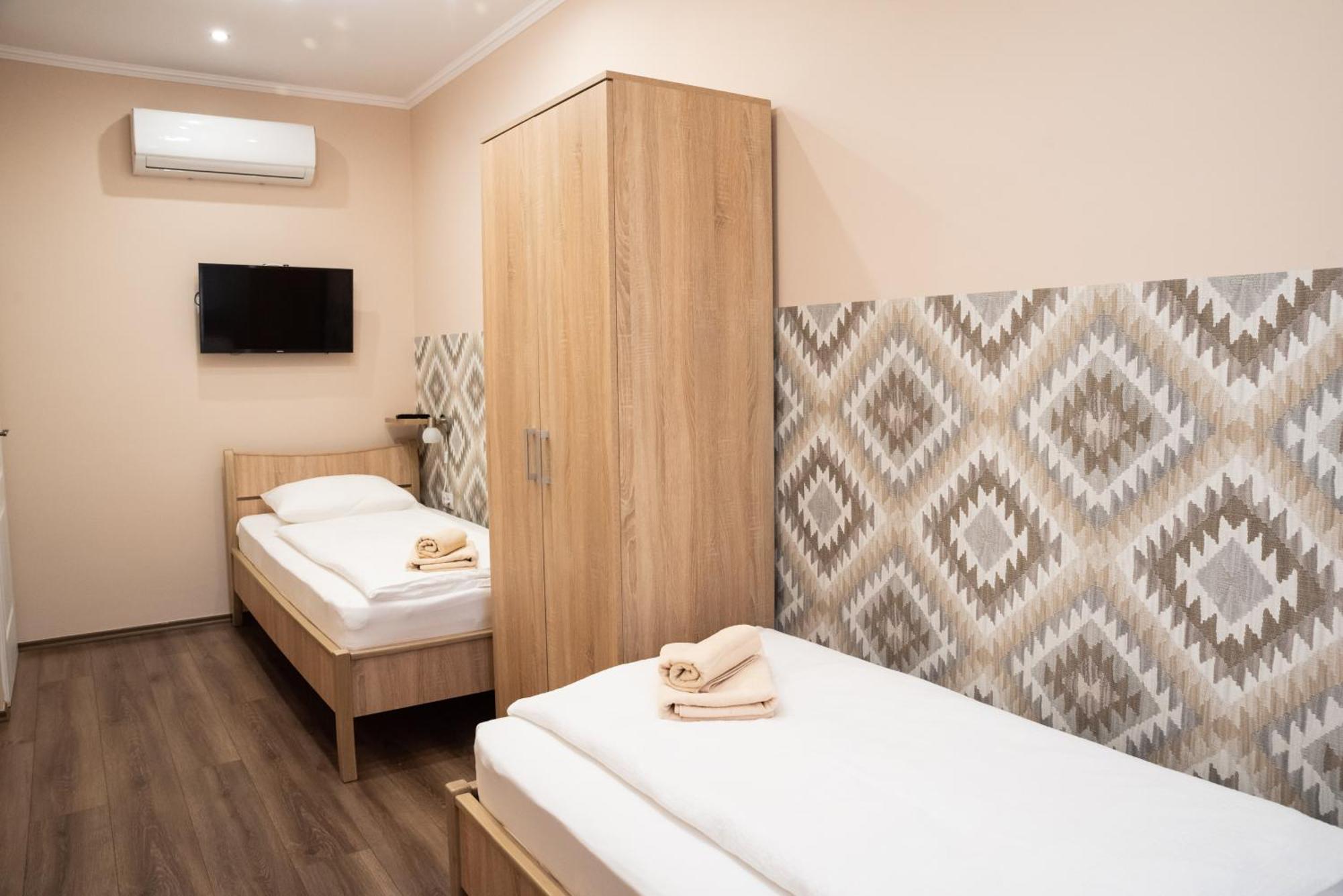 Gesztenye Apartman Makó Buitenkant foto
