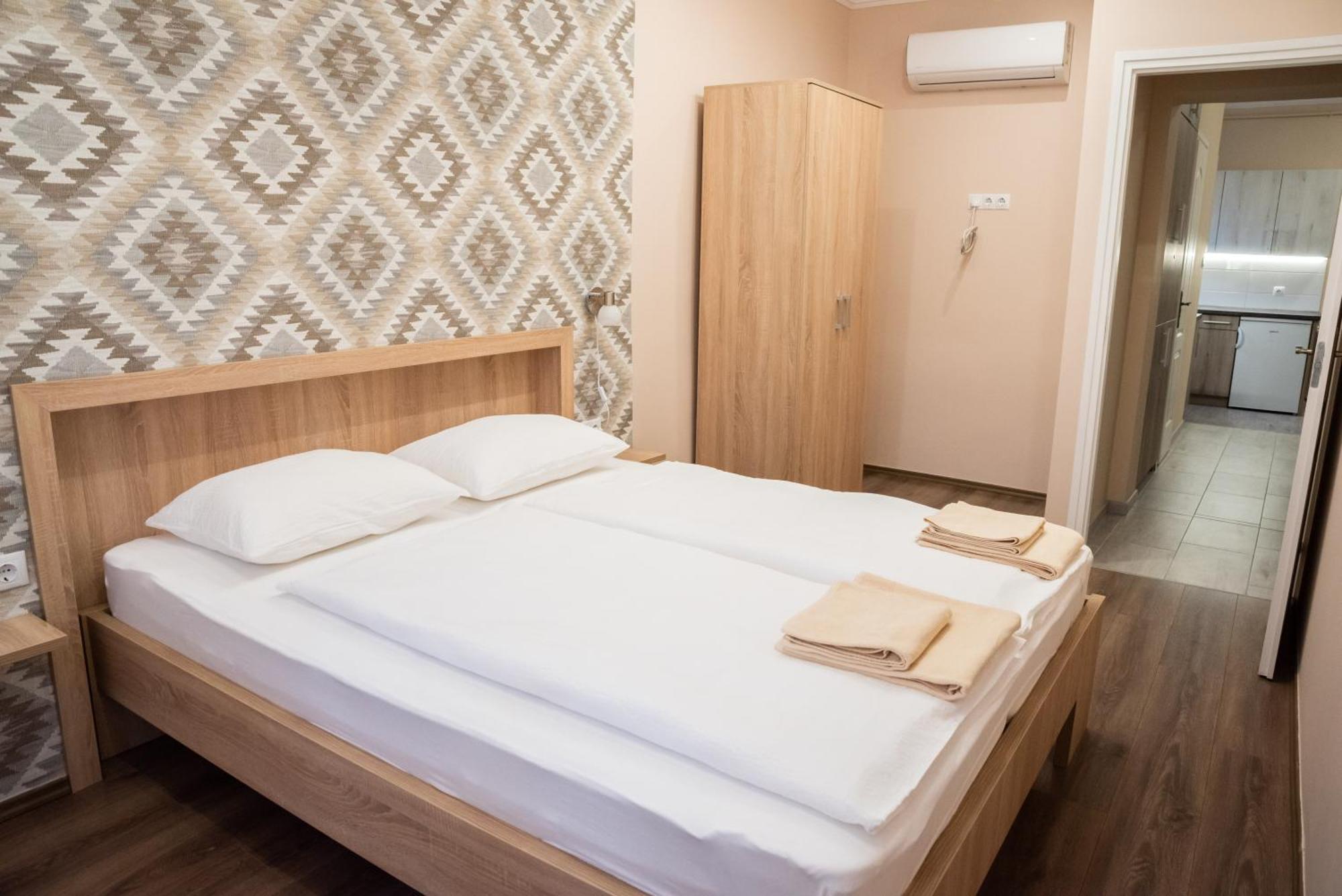 Gesztenye Apartman Makó Buitenkant foto