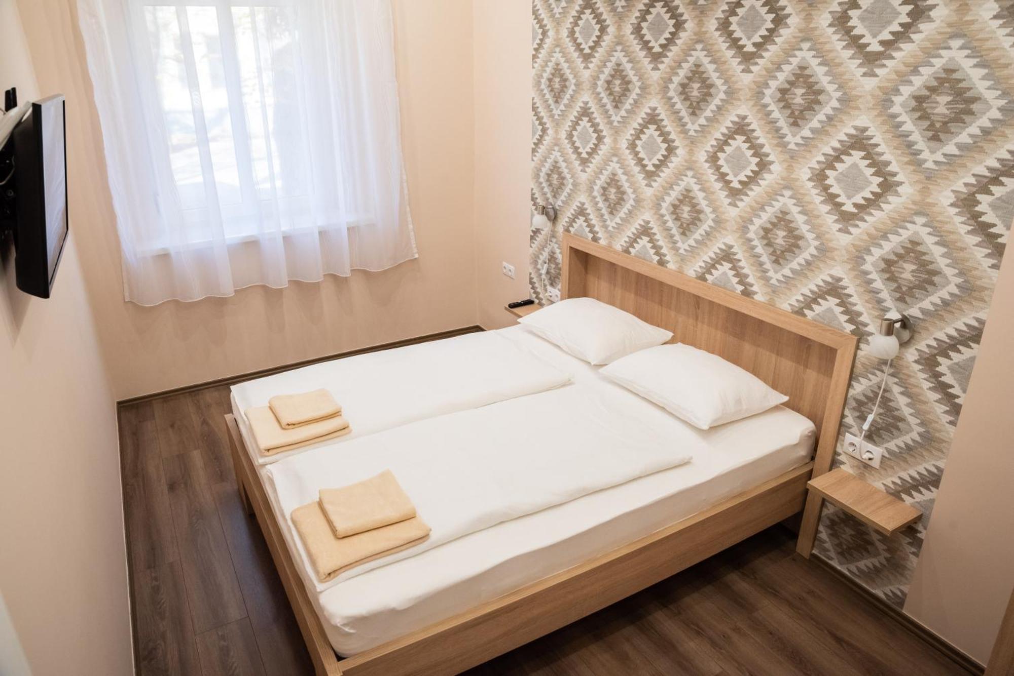 Gesztenye Apartman Makó Buitenkant foto