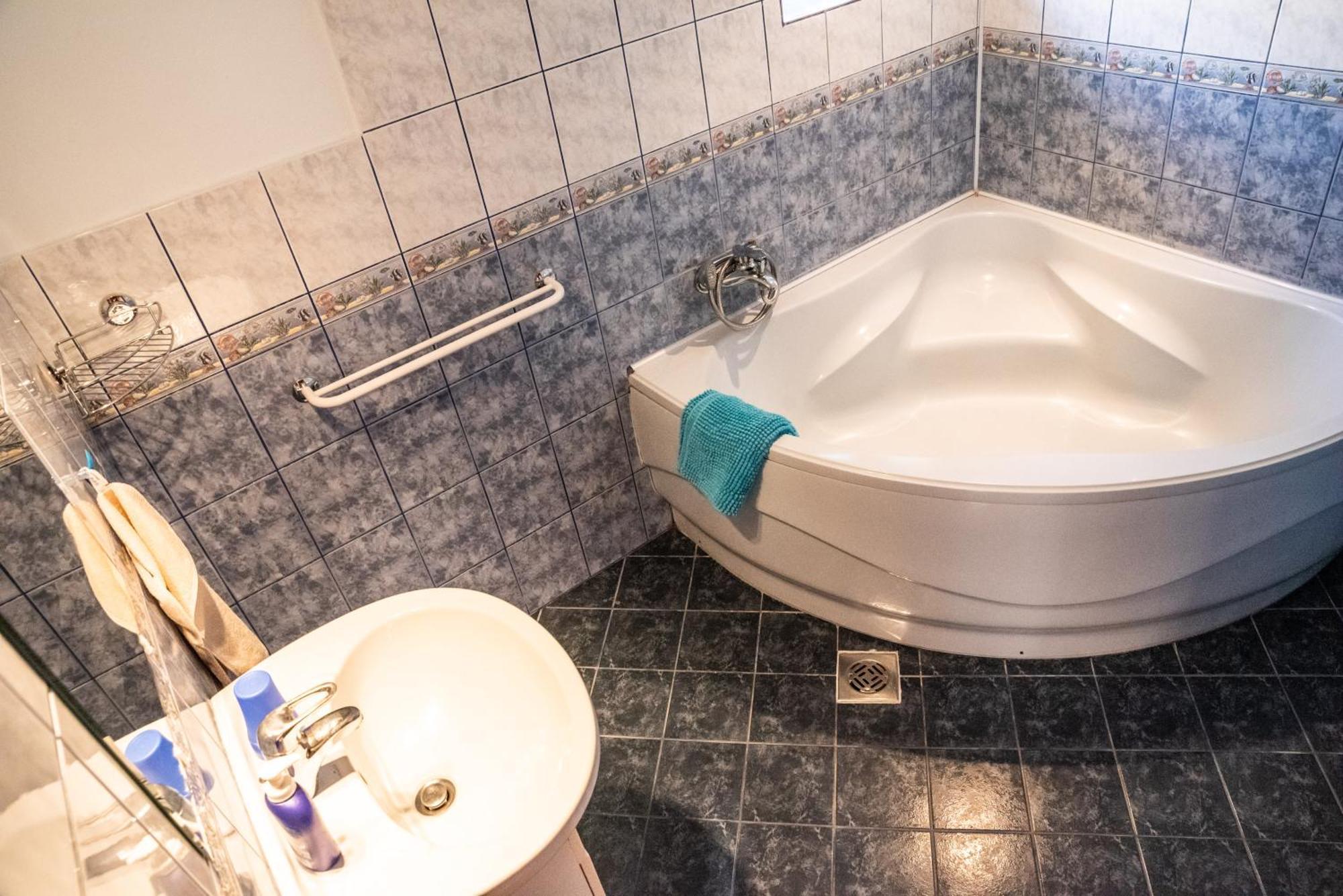 Gesztenye Apartman Makó Buitenkant foto